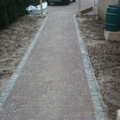 Gebakken Dikformaat bruinrood met randafwerking Porfierkeitjes 10/12 - Hoveniersbedrijf C.K. van Mourik
