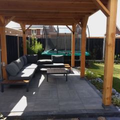 Terrasoverkapping van Douglashout - Hoveniersbedrijf C.K. van Mourik Buurmalsen West-Betuwe Buren Tiel Culemborg