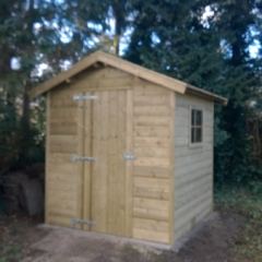 Tuinhuisje / berging van 200 x 200 x 240 cm van geimpregneerd vurenhout 19 mm. Dak met plaat en dakshingles herfstbruin - Hoveniersbedrijf C.K. van Mourik Geldermalsen Tiel Culemborg