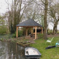 Prieel vierkant met puntdak - Hoveniersbedrijf C.K. van Mourik West Betuwe, Tiel, Culemborg, Geldermalsen, Buren