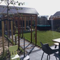 De tuin voorzien van het groene gedeelte, nl. planten. - Hoveniersbedrijf C.K. van Mourik Buurmalsen West-Betuwe Buren Tiel Culemborg