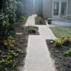 Bestrating met betonstenen - Hoveniersbedrijf C.K. van Mourik