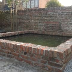 Gemetselde vijver van oude kloostermoppen - Hoveniersbedrijf C.K. van Mourik
