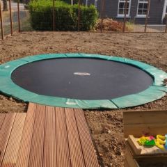 Trampoline Berg Flatground 430 cm doorsnede. Hoveniersbedrijf C.K. van Mourik Geldermalsen - Tiel - Culemborg