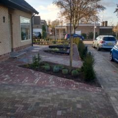 Aanleg voortuin Hoveniersbedrijf C.K. van Mourik Geldermalsen - Tiel - Culemborg